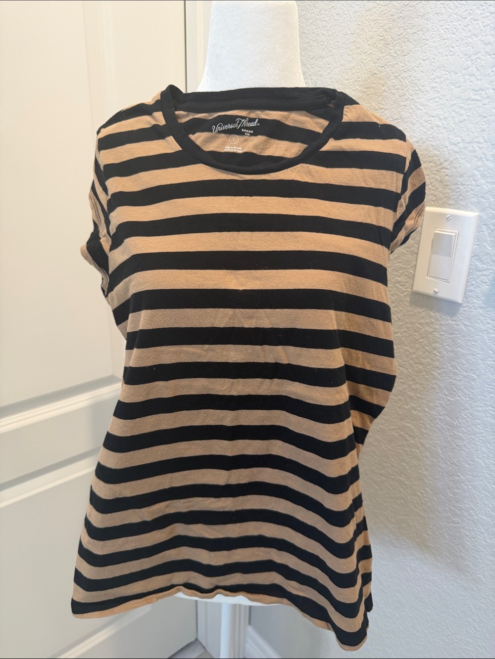 Universal Threads Black & Tan Striped Short Sleeve Tee